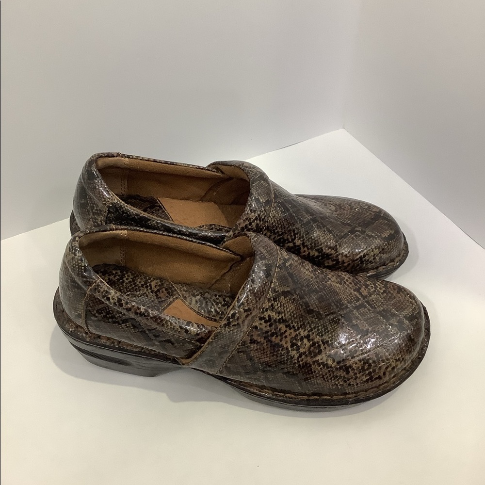 BOC Clogs size 8 Faux Snakeskin